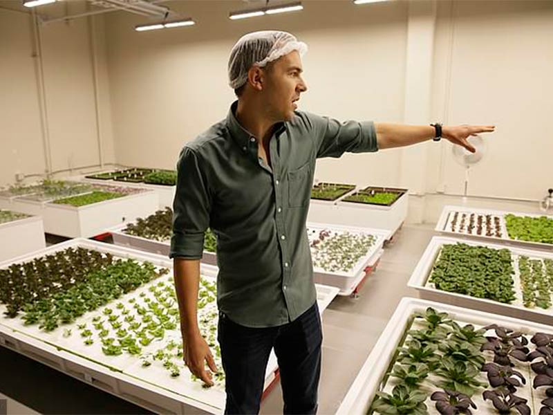 "أنجوس" المزارع الآلي... تعرف إلى قصته